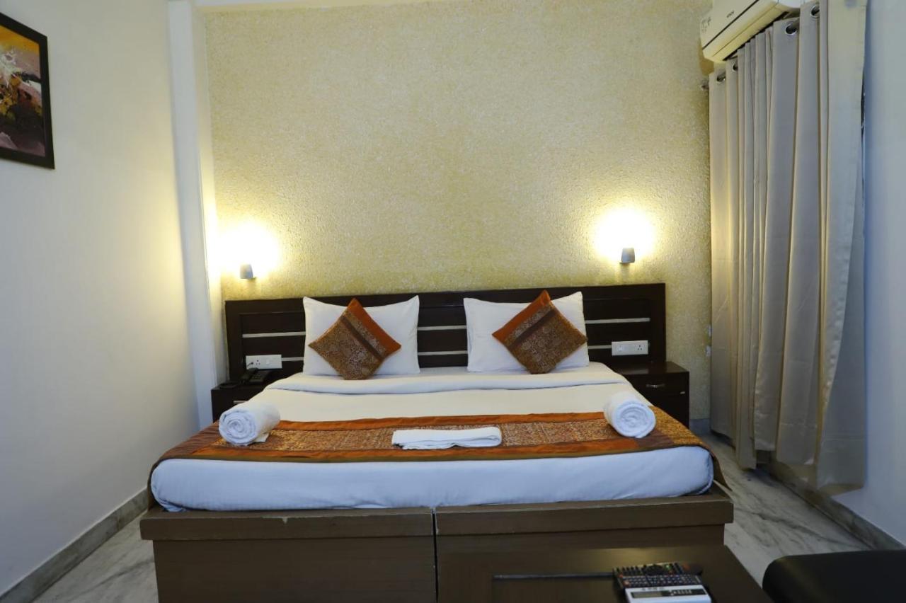 Hotel Tara Palace By Goyal Hoteliers Agra  Bagian luar foto