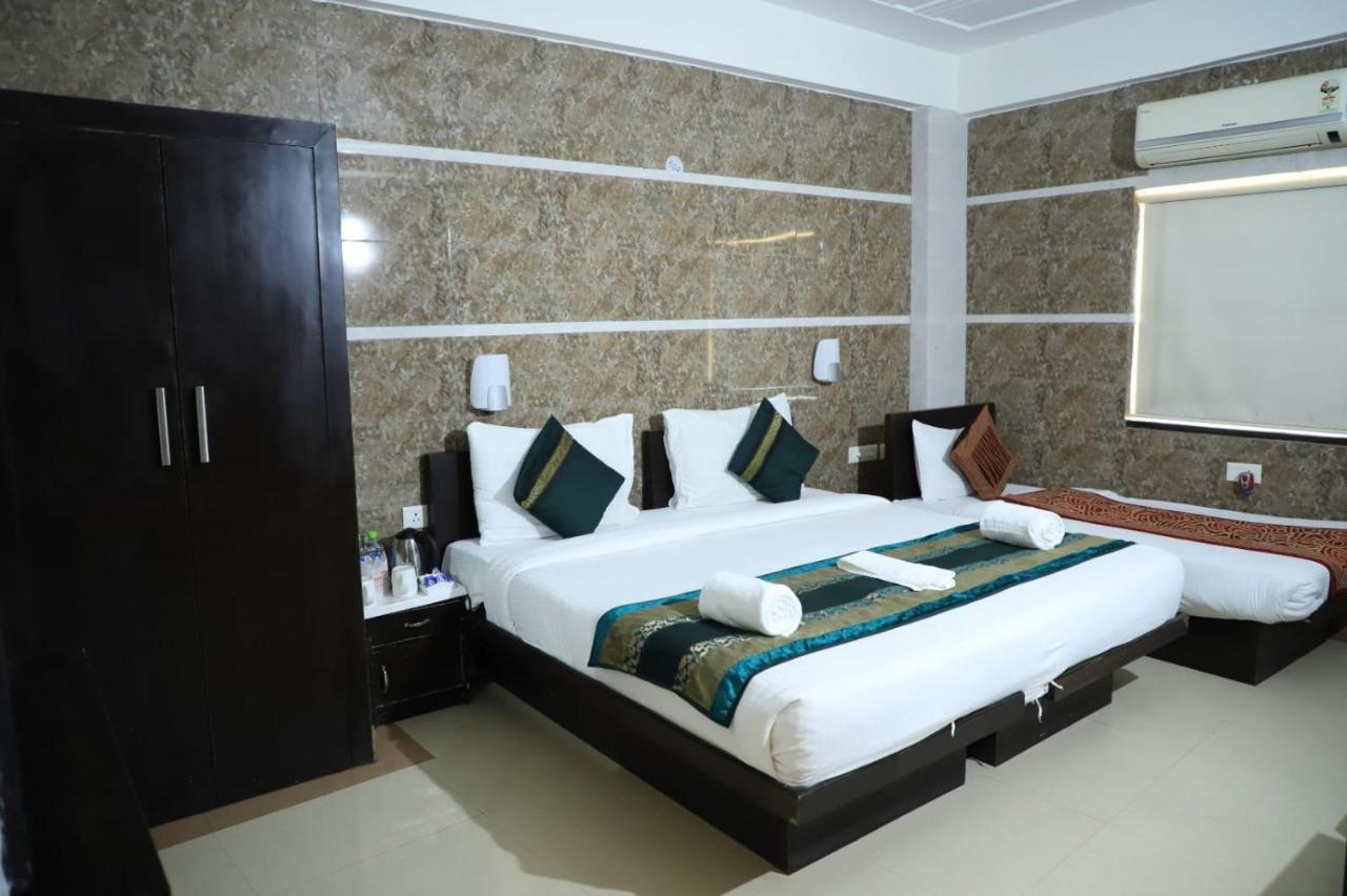 Hotel Tara Palace By Goyal Hoteliers Agra  Bagian luar foto