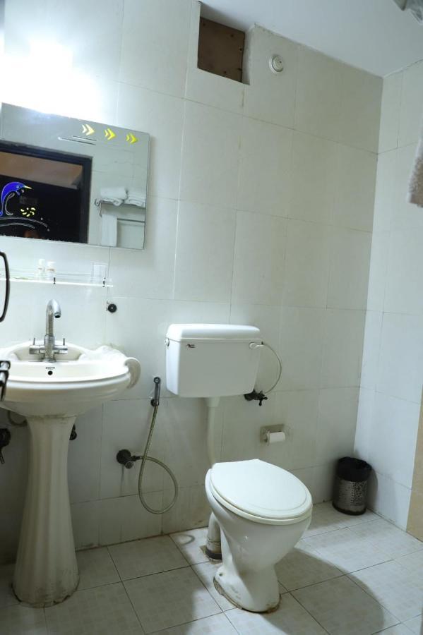 Hotel Tara Palace By Goyal Hoteliers Agra  Bagian luar foto