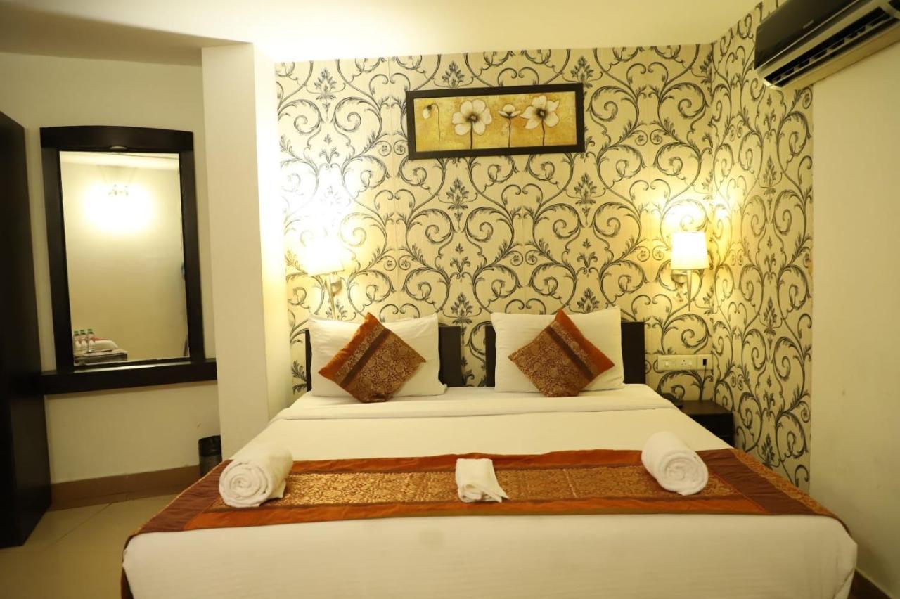 Hotel Tara Palace By Goyal Hoteliers Agra  Bagian luar foto
