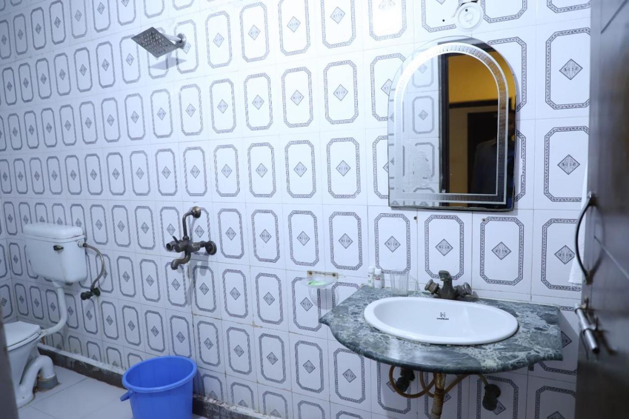 Hotel Tara Palace By Goyal Hoteliers Agra  Bagian luar foto