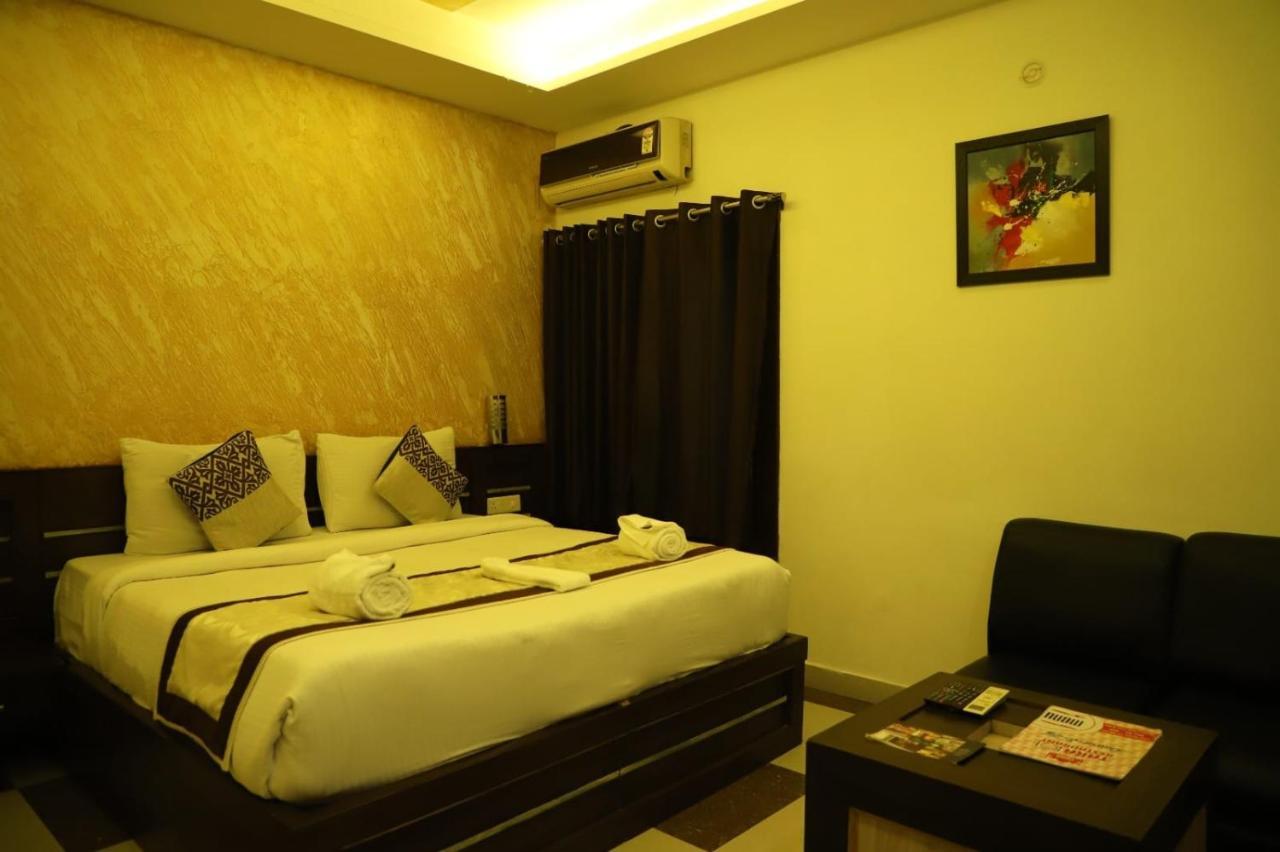 Hotel Tara Palace By Goyal Hoteliers Agra  Bagian luar foto