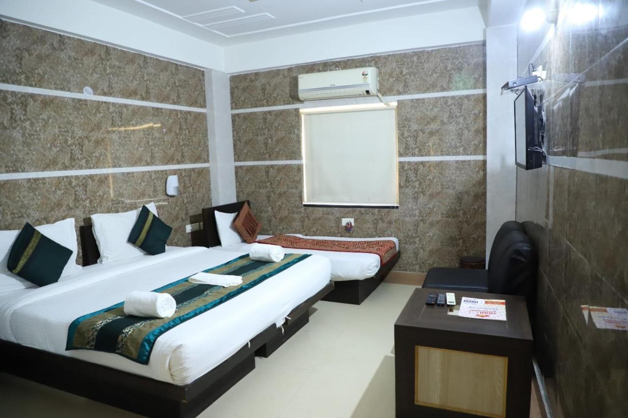 Hotel Tara Palace By Goyal Hoteliers Agra  Bagian luar foto