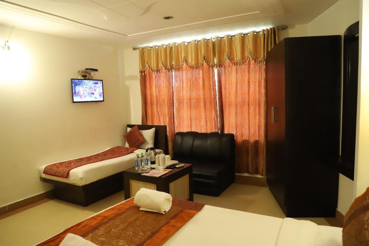Hotel Tara Palace By Goyal Hoteliers Agra  Bagian luar foto