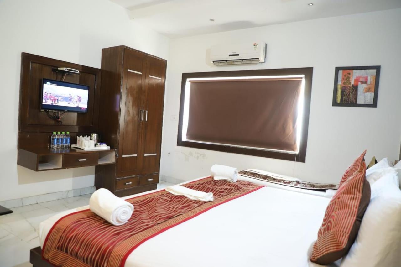 Hotel Tara Palace By Goyal Hoteliers Agra  Bagian luar foto