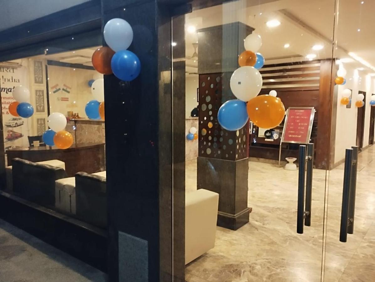 Hotel Tara Palace By Goyal Hoteliers Agra  Bagian luar foto